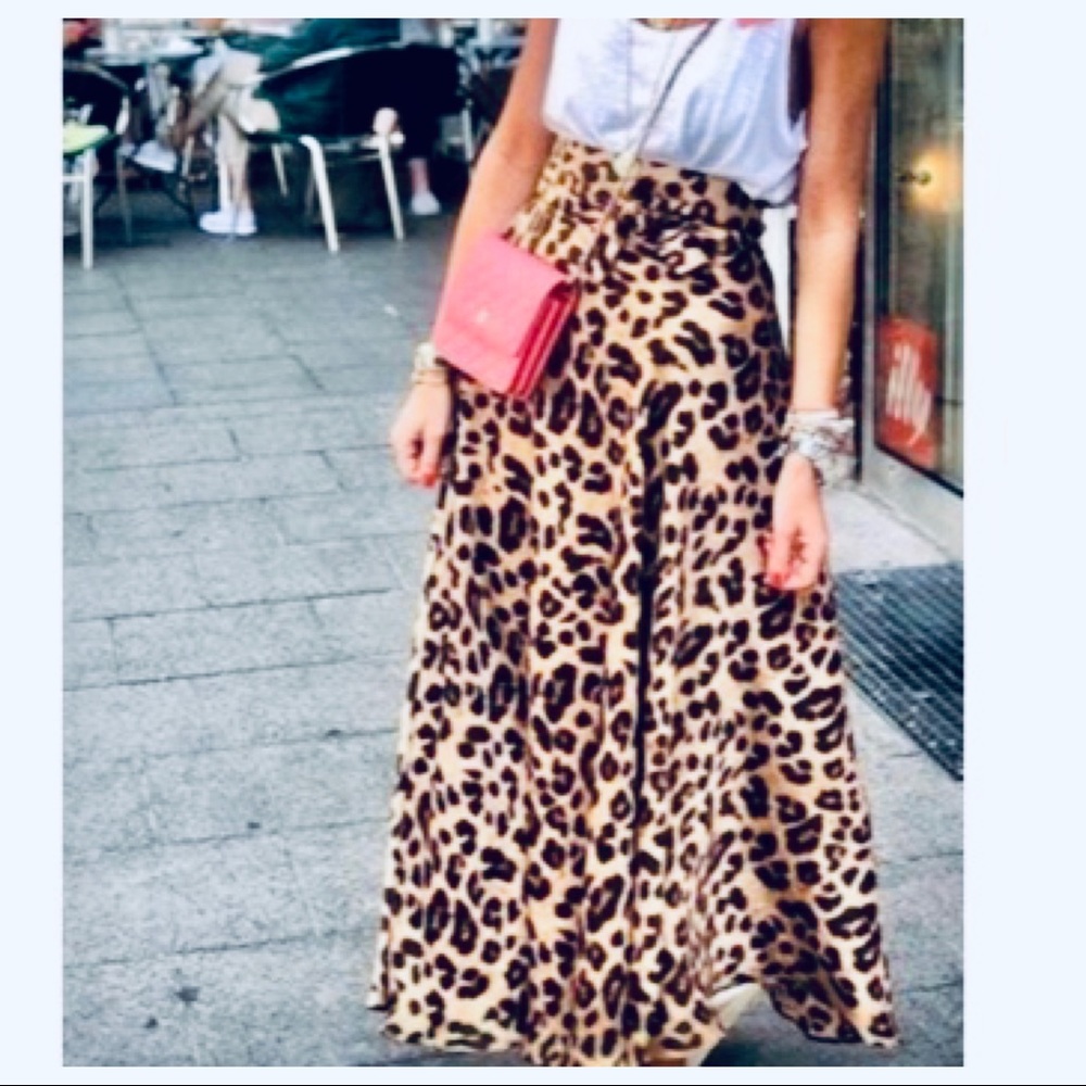 ✨RESTOCK ✨Leopard print pleated belted maxi skirt - Picture 2 of 7